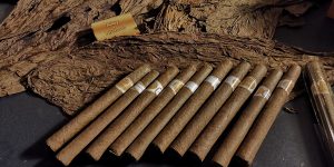 Riviera Maya Cigar roller