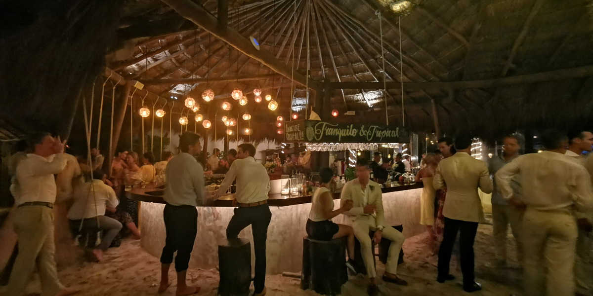 Ziggy's Beach Cigar roller Tulum