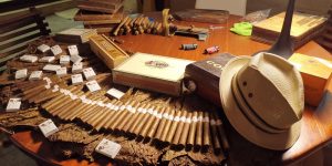 Playa del Carmen Cigar Roller