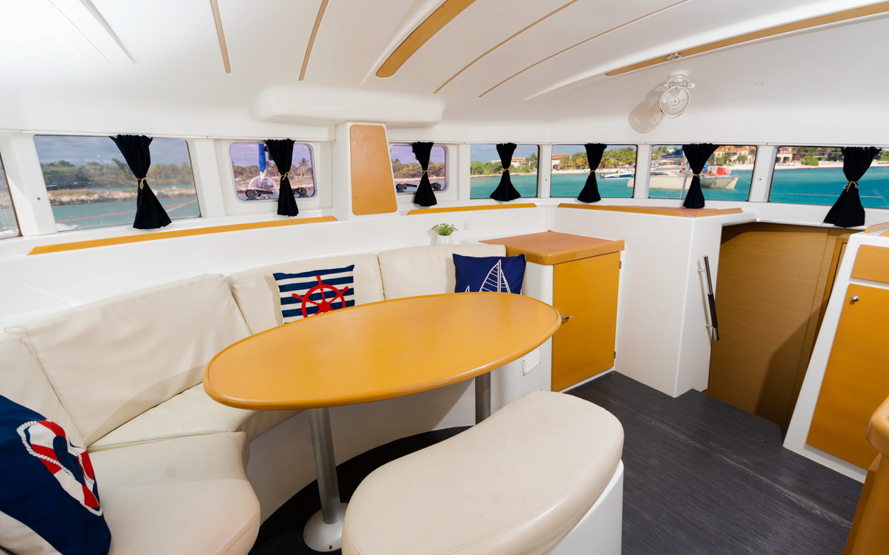 Catamaran Puerto Aventuras to Cozumel 