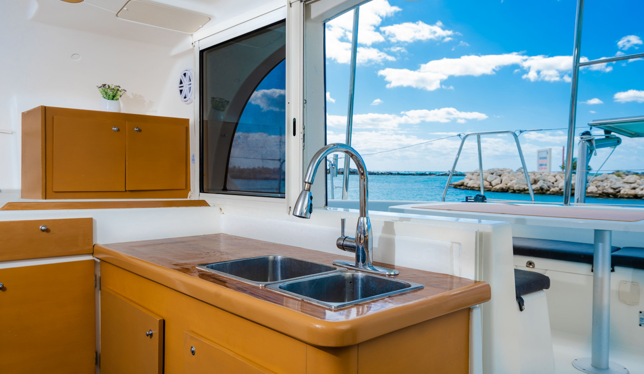 Catamaran Puerto Aventuras to Cozumel 