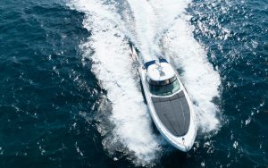 Charter a yacht SeaRay