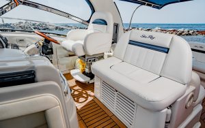 Charter a yacht SeaRay