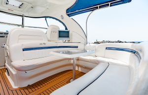 Charter a yacht SeaRay