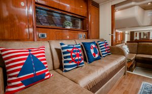 Charter a yacht SeaRay