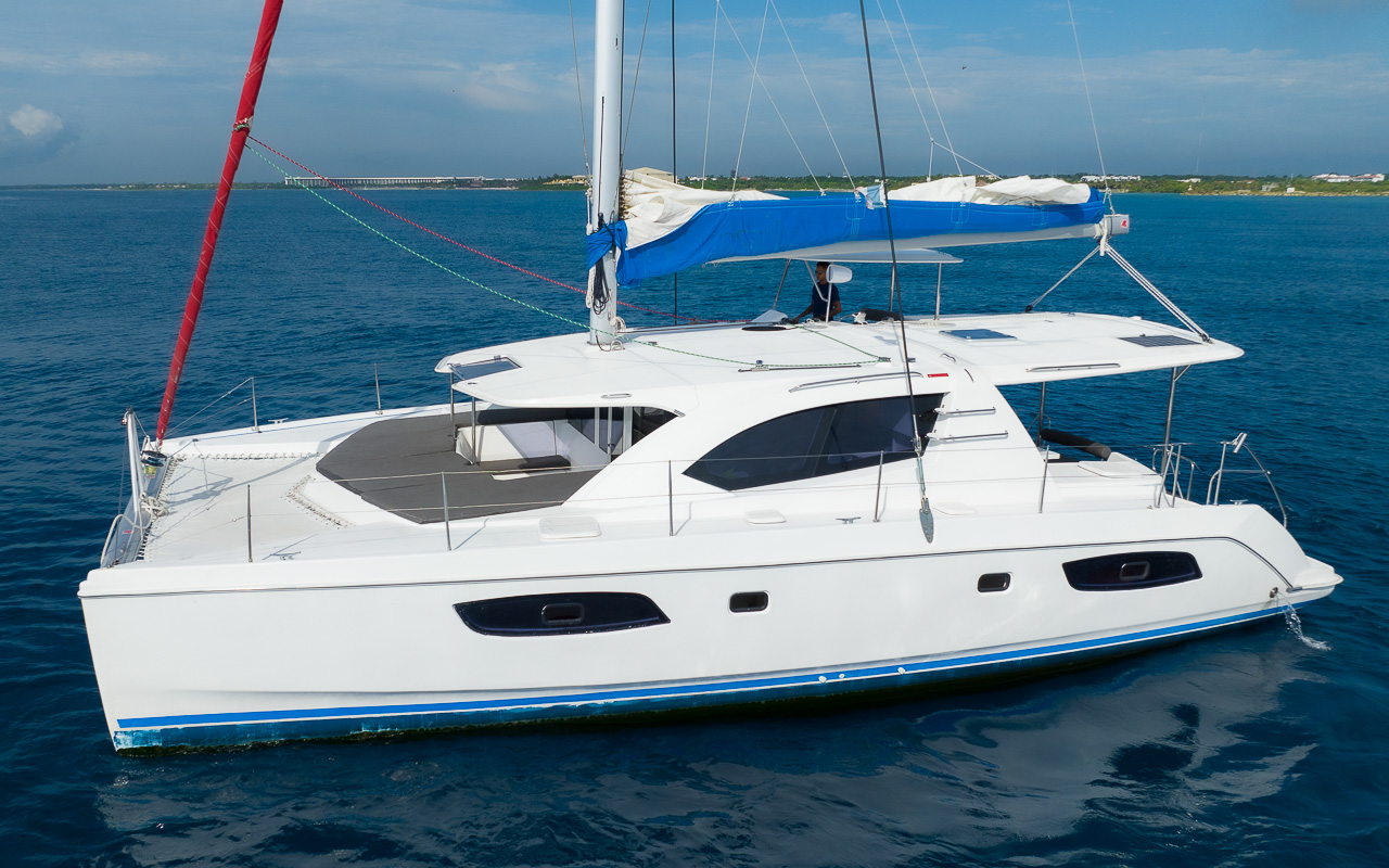 Private Charter Leopard Catamaran Tulum