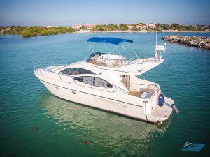 Charter Azimut Yacht Tulum