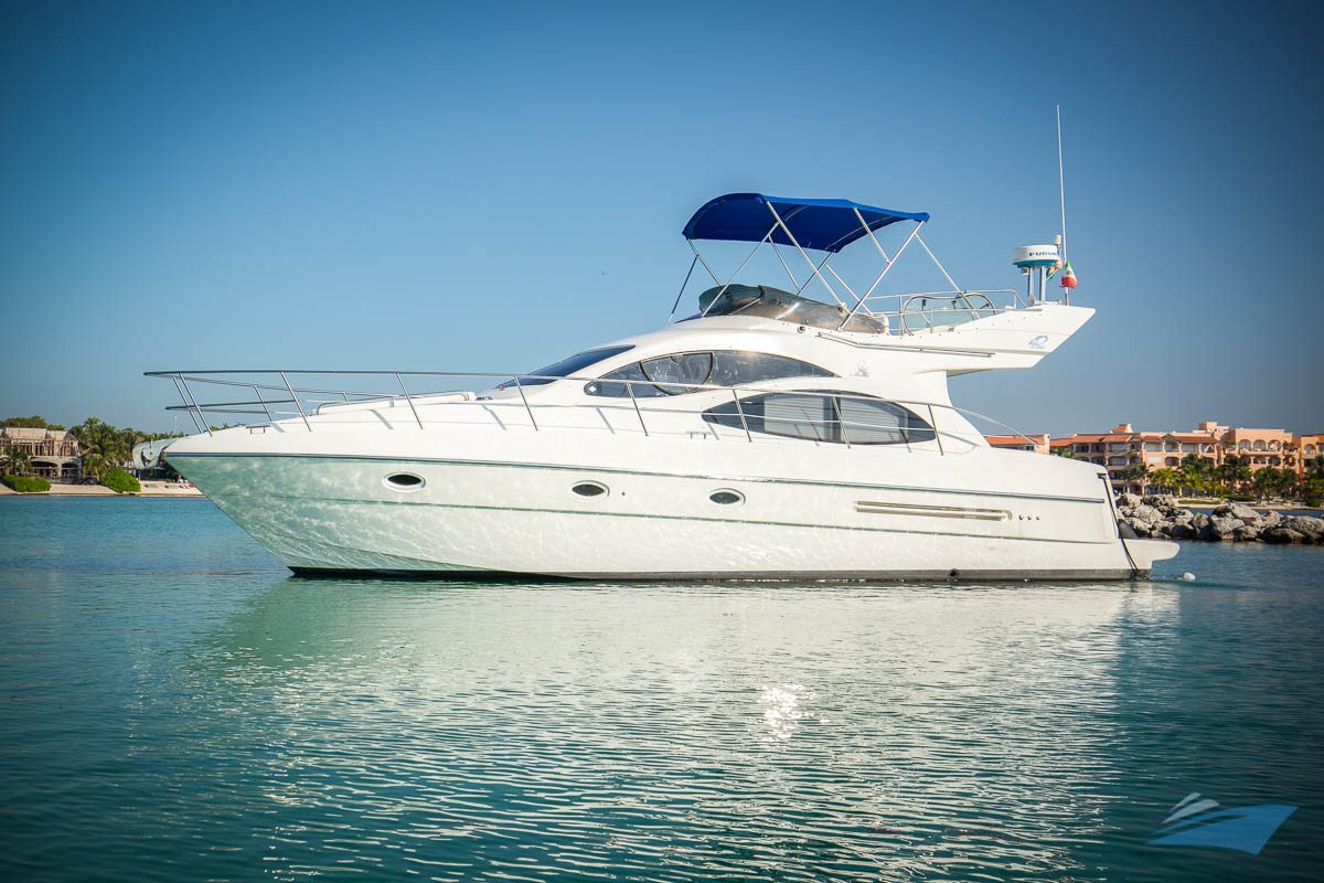 Charter Azimut Yacht Tulum