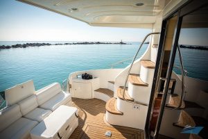 Charter Azimut Yacht Tulum