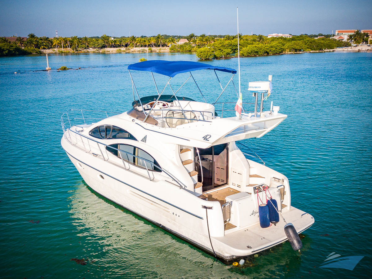Charter Azimut Yacht Tulum