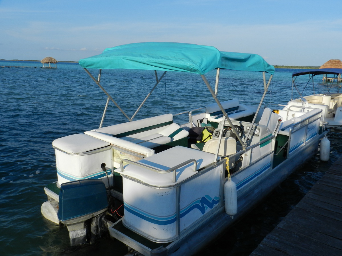 Bacalar rent a boat